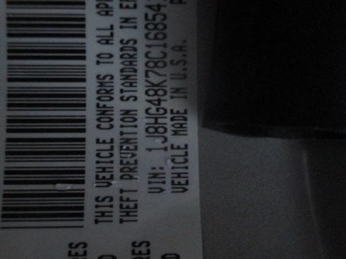 Used 2008 Jeep Commander Sport image 15