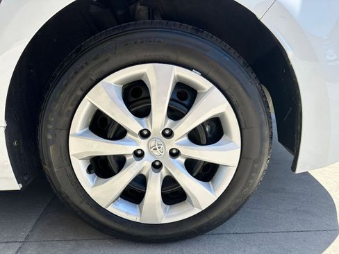 Used 2025 Toyota Corolla LE image 28