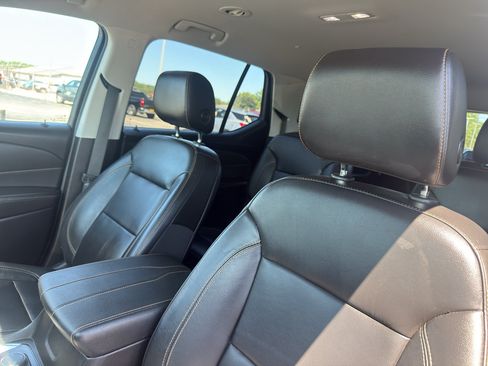 Used 2020 Chevrolet Traverse LT w/ LT Premium Package AWD/4WD image 28