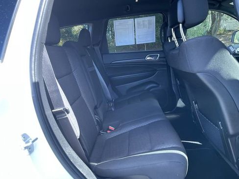 Used 2021 Jeep Grand Cherokee Laredo image 26
