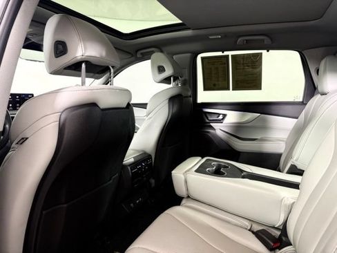 Used 2024 Acura MDX FWD w/ Technology Package image 29