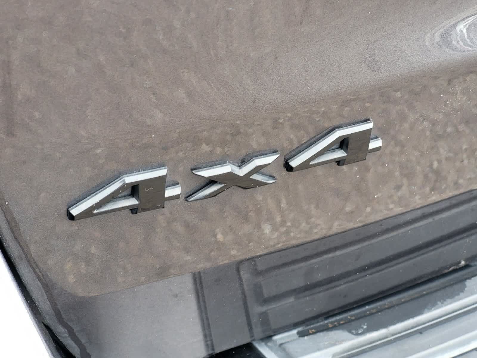 Used 2017 Jeep Grand Cherokee Altitude AWD/4WD image 11