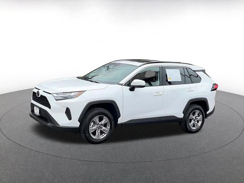 Used 2025 Toyota RAV4 XLE image 8