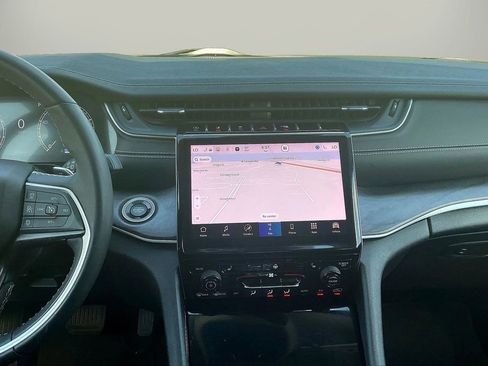 Certified 2023 Jeep Grand Cherokee L Limited image 13