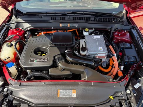 Used 2018 Ford Fusion Energi Platinum FWD image 40