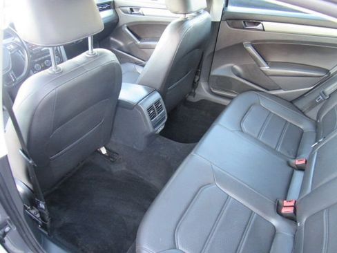 Used 2020 Volkswagen Passat 2.0T SE w/ Sunroof Package image 31