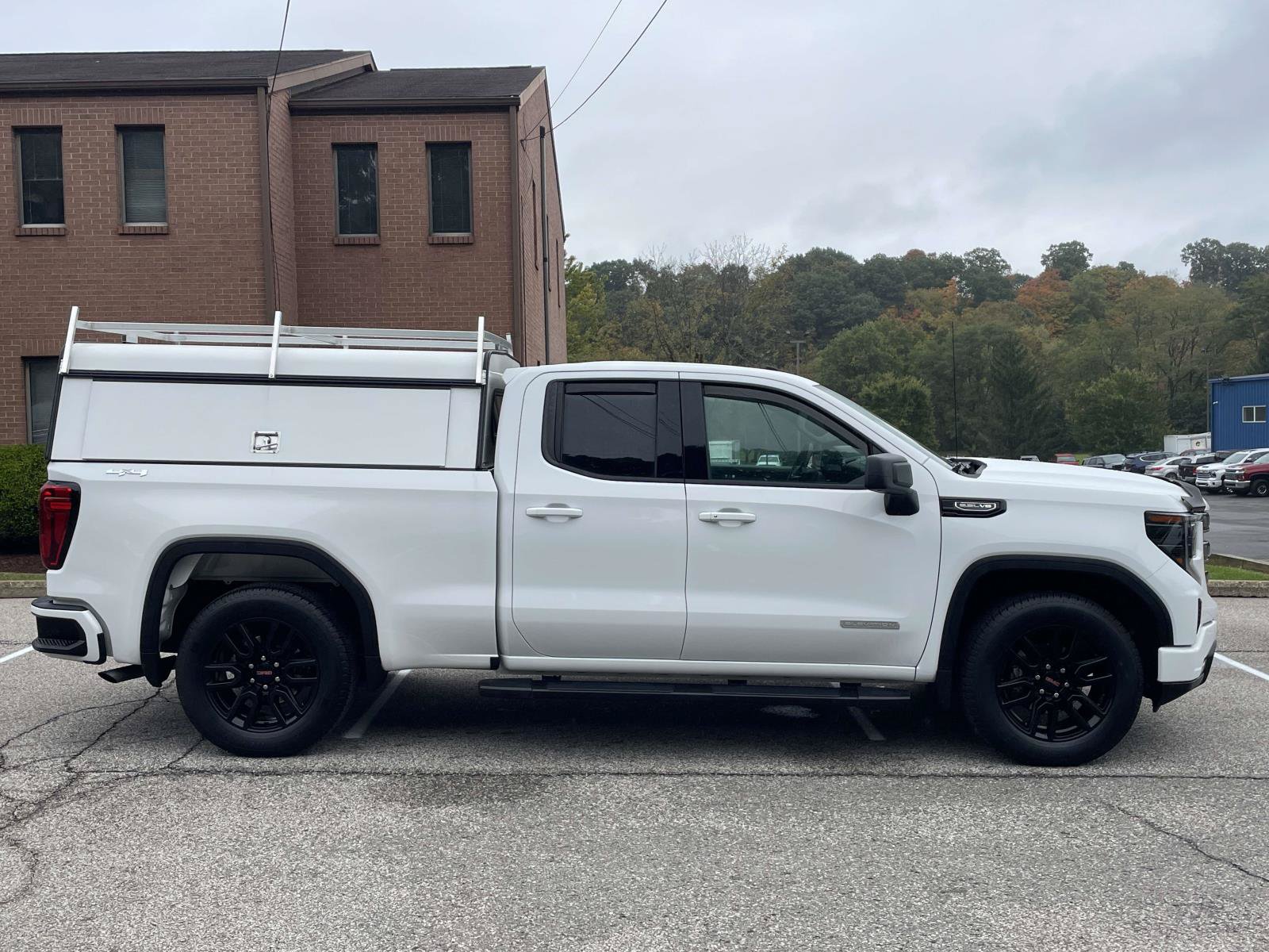 Certified 2025 GMC Sierra 1500 Elevation AWD/4WD image 2