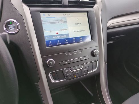 Used 2020 Ford Fusion SE image 27