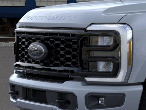 New 2026 Ford F250 Lariat w/ Black Appearance Package image 17
