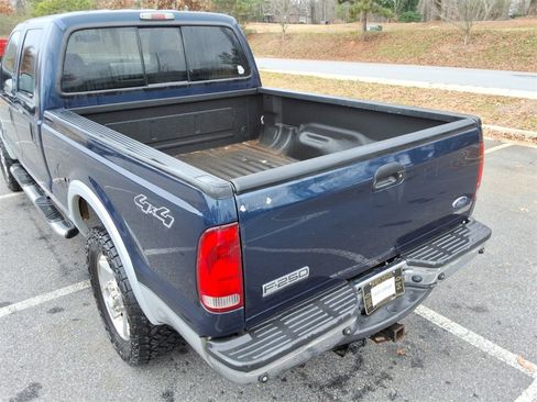 Used 2007 Ford F250 Lariat image 10