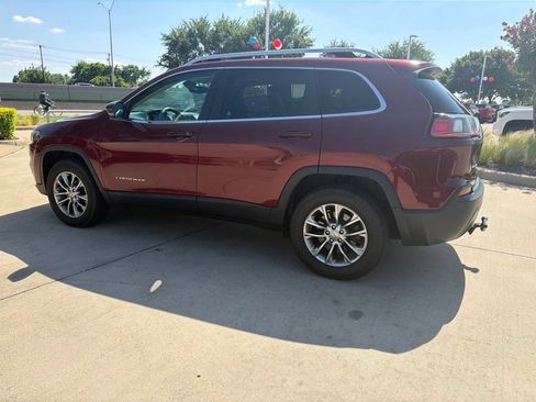 Used 2019 Jeep Cherokee Latitude Plus w/ Comfort/Convenience Group AWD/4WD image 10