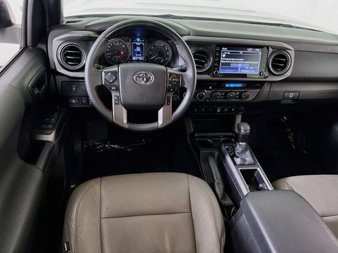 Used 2021 Toyota Tacoma TRD Sport w/ Technology Package AWD/4WD image 20