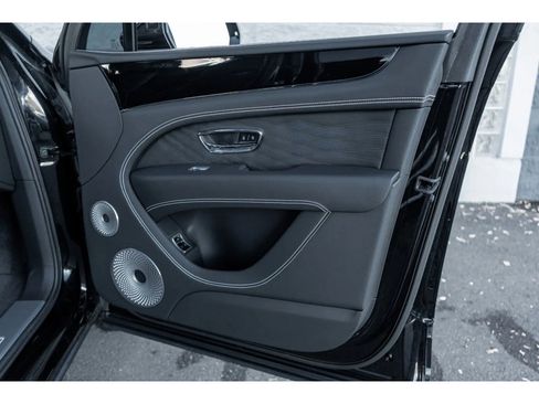 Used 2024 Bentley Bentayga Extended Wheelbase image 37