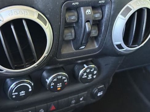 Used 2014 Jeep Wrangler Unlimited Sahara w/ Max Tow Package AWD/4WD image 21