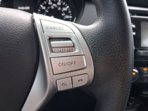 Used 2016 Nissan Rogue S w/ Appearance Package FWD image 26