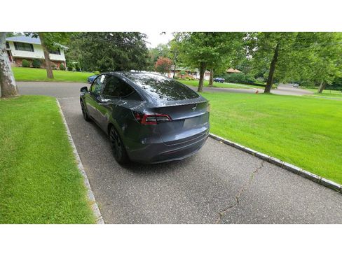 Used 2022 Tesla Model Y Performance AWD/4WD image 4