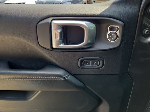 Used 2021 Jeep Gladiator Overland w/ Popular Equipment Package AWD/4WD image 17