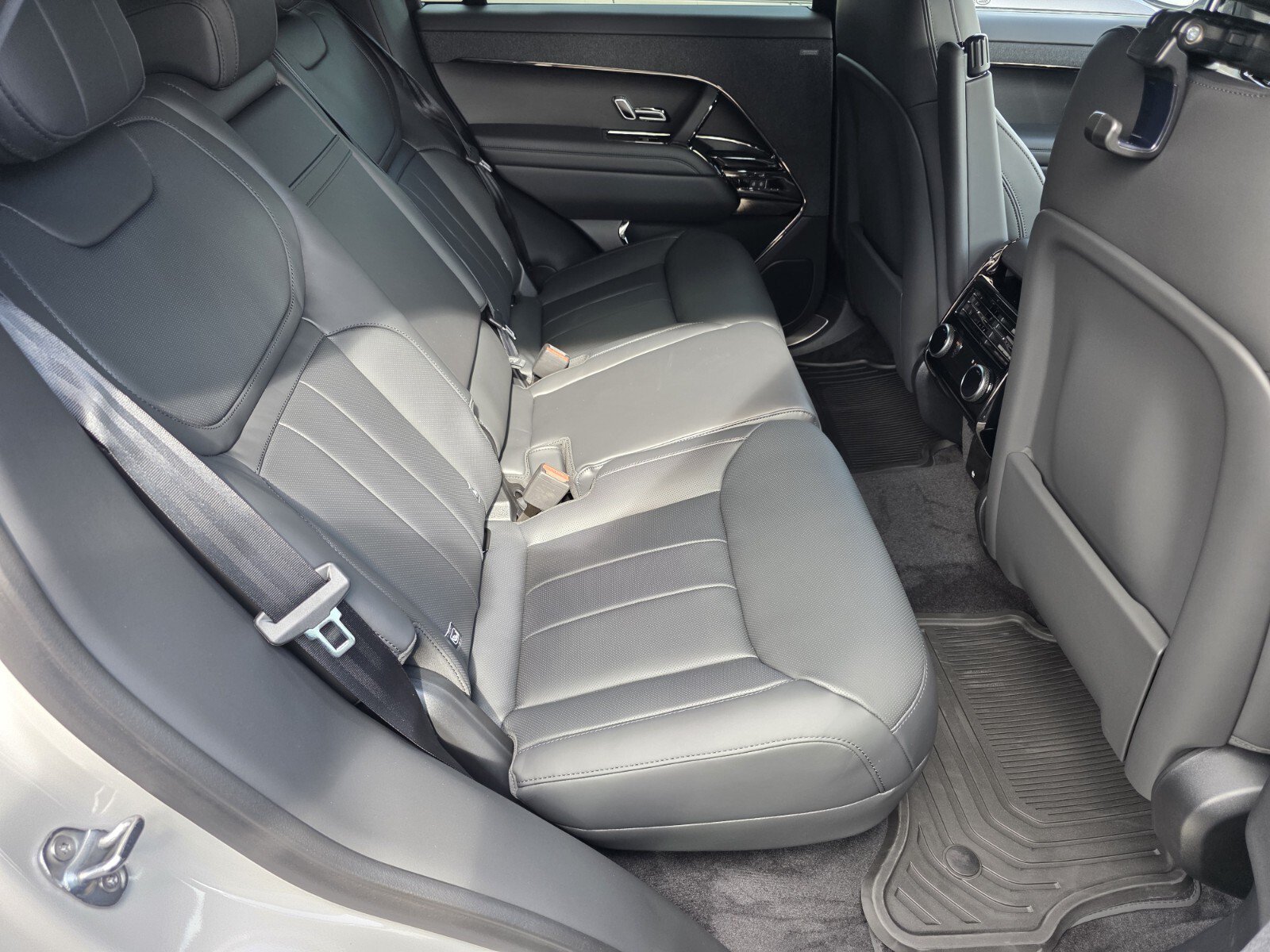 New 2026 Land Rover Range Rover Sport Dynamic SE AWD/4WD image 5