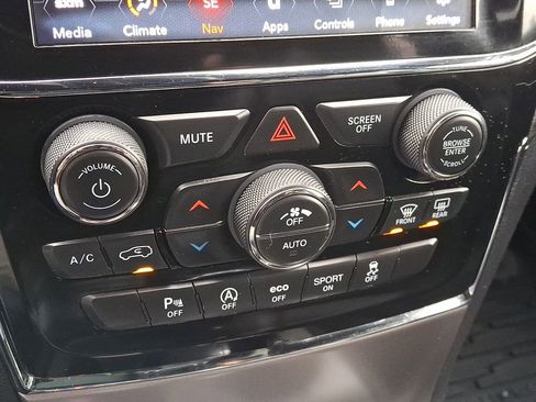 Used 2020 Jeep Grand Cherokee Altitude AWD/4WD image 18