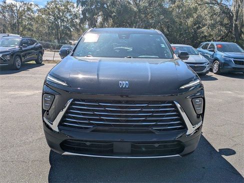 Certified 2025 Buick Enclave Preferred image 3