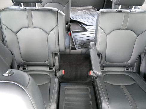 Used 2024 Honda Pilot EX-L image 13