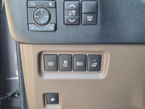 Used 2023 Lexus GX 460 Premium w/ Premium Package AWD/4WD image 9