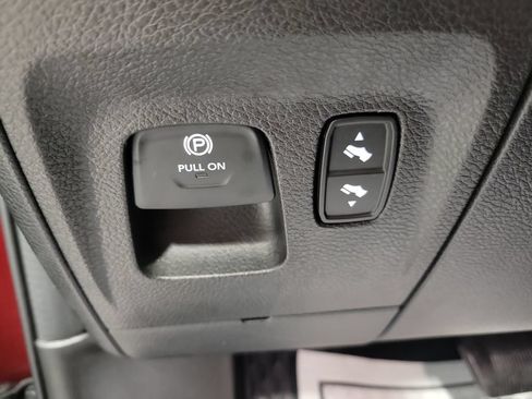 Used 2025 RAM 1500 Laramie AWD/4WD image 41