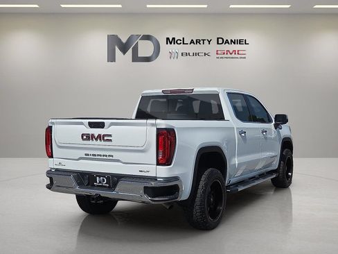 Used 2020 GMC Sierra 1500 SLT RWD image 14