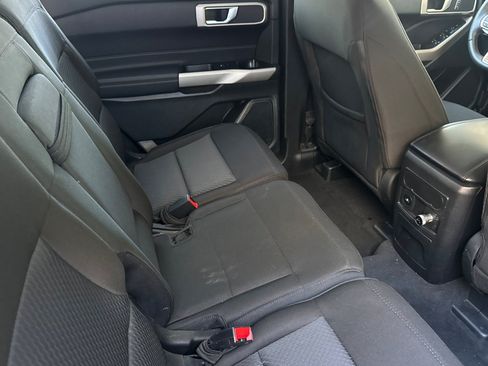 Used 2024 Ford Explorer XLT RWD image 33