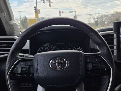 Used 2023 Toyota Tundra Limited AWD/4WD image 28