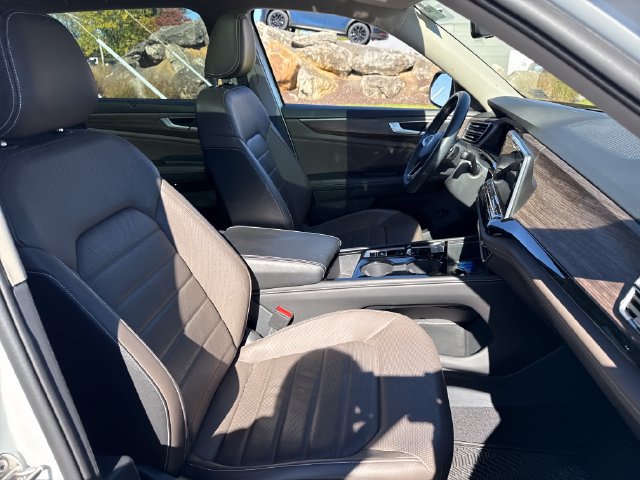 Used 2024 Volkswagen Atlas SEL AWD/4WD image 13