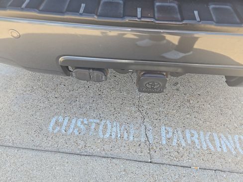 Used 2017 Toyota Sequoia SR5 w/ Premium Package RWD image 8