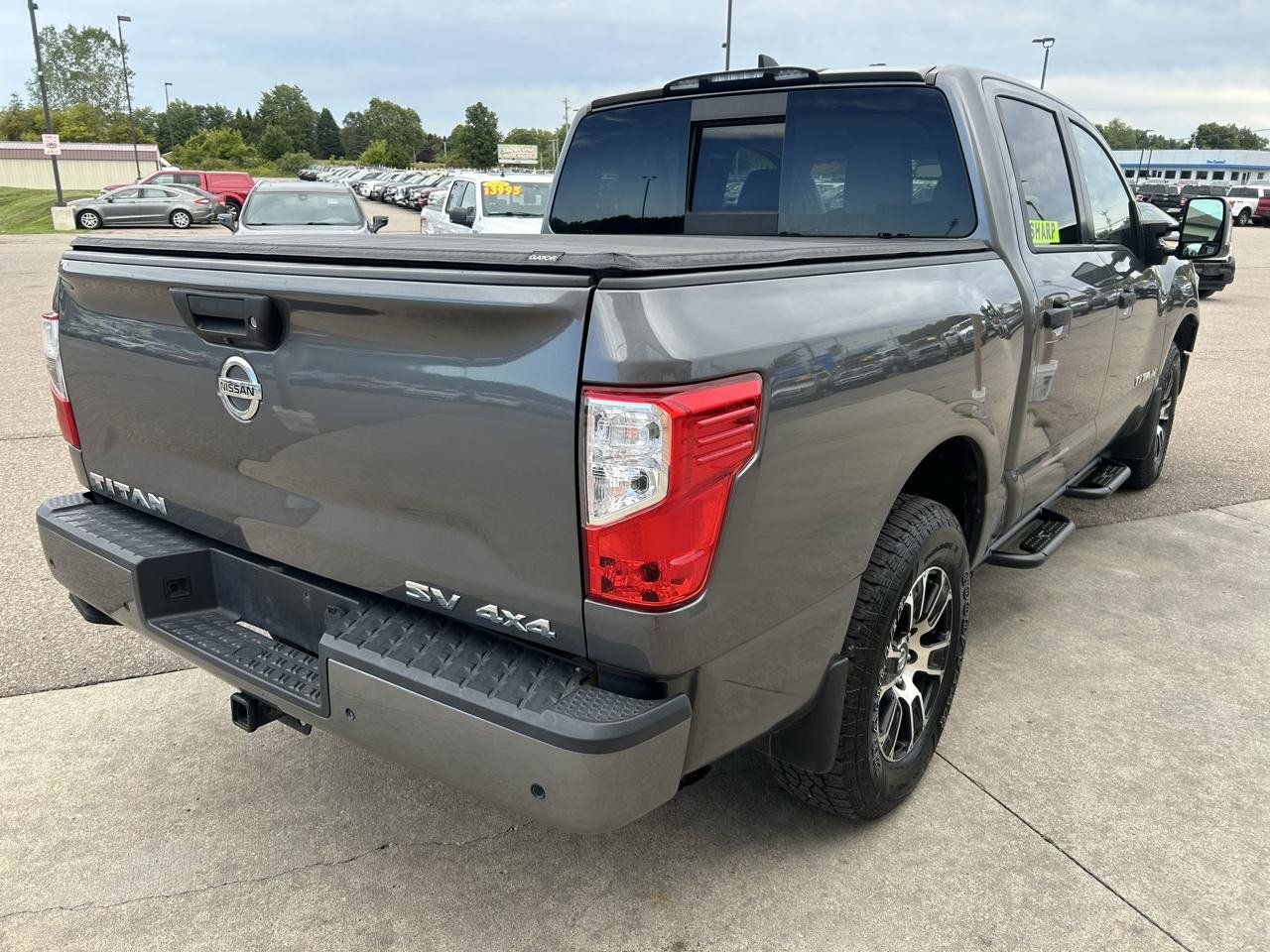 Used 2022 Nissan Titan SV w/ SV Convenience Package AWD/4WD image 5