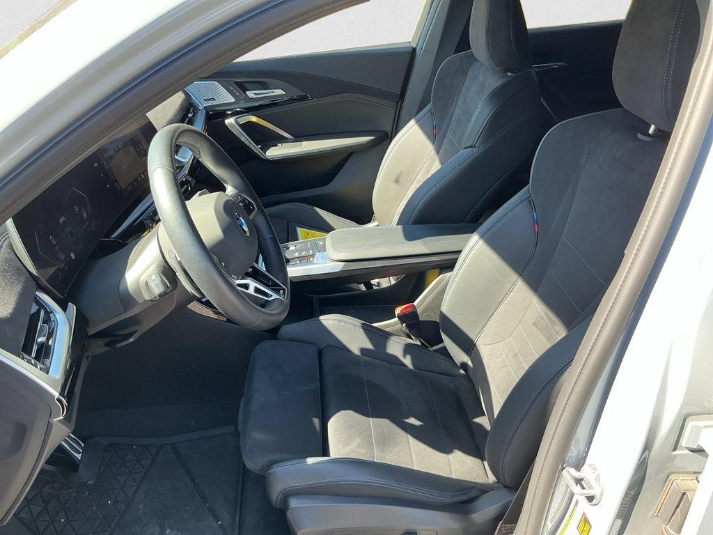 Used 2025 BMW X2 xDrive28i w/ Premium Package AWD/4WD image 10