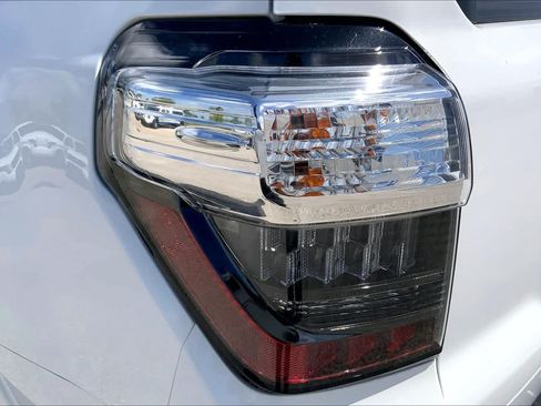 Used 2022 Toyota 4Runner SR5 RWD image 28