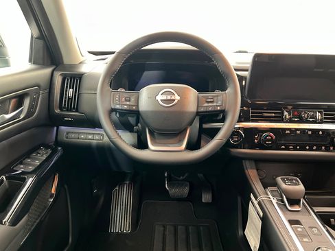 New 2026 Nissan Pathfinder Platinum image 12