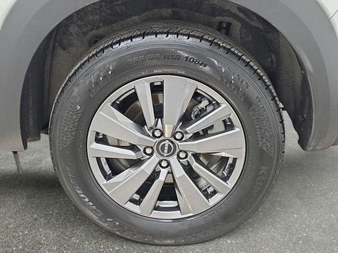 Used 2025 Nissan Pathfinder SV AWD/4WD image 30