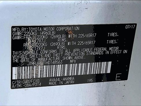 Certified 2017 Toyota RAV4 XLE w/ Carpet Mat Package image 34