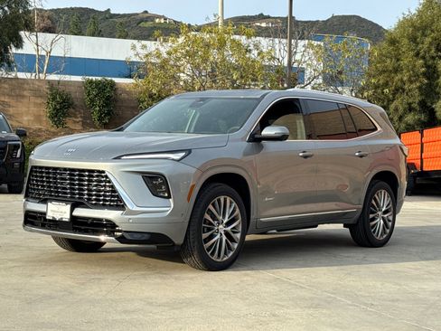 New 2026 Buick Enclave Avenir w/ Super Cruise Package image 4