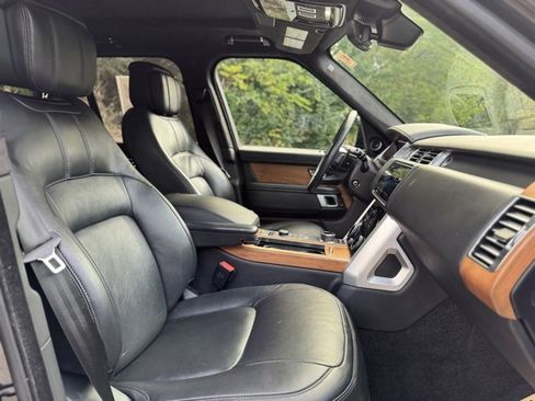 Used 2022 Land Rover Range Rover Autobiography image 21