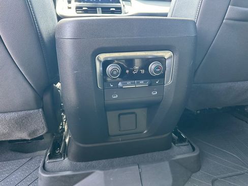 Used 2024 Chevrolet Tahoe Z71 w/ Z71 Off-Road Package AWD/4WD image 23