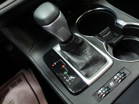 Used 2017 Toyota Highlander Limited Platinum image 18