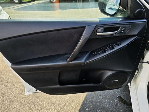 Used 2010 MAZDA MAZDA3 i Touring image 14