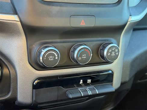 Used 2023 RAM 1500 Big Horn image 31