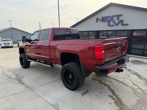 Used 2018 Chevrolet Silverado 2500 High Country image 7