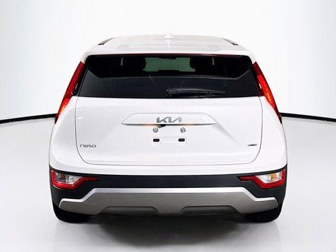 Certified 2023 Kia Niro LX image 6