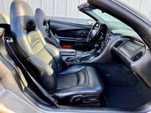Used 2001 Chevrolet Corvette Convertible w/ Preferred Equipment Group2 image 29