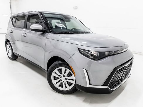 Used 2023 Kia Soul LX FWD image 10