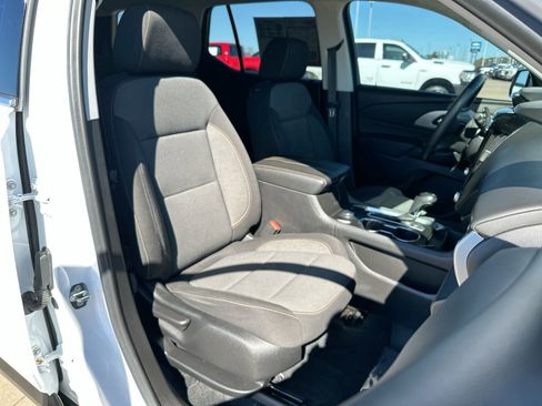 Used 2020 Chevrolet Traverse LT image 23