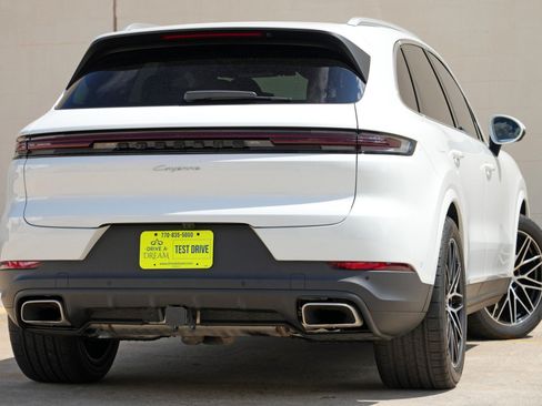 Used 2025 Porsche Cayenne w/ Premium Package Plus AWD/4WD image 5